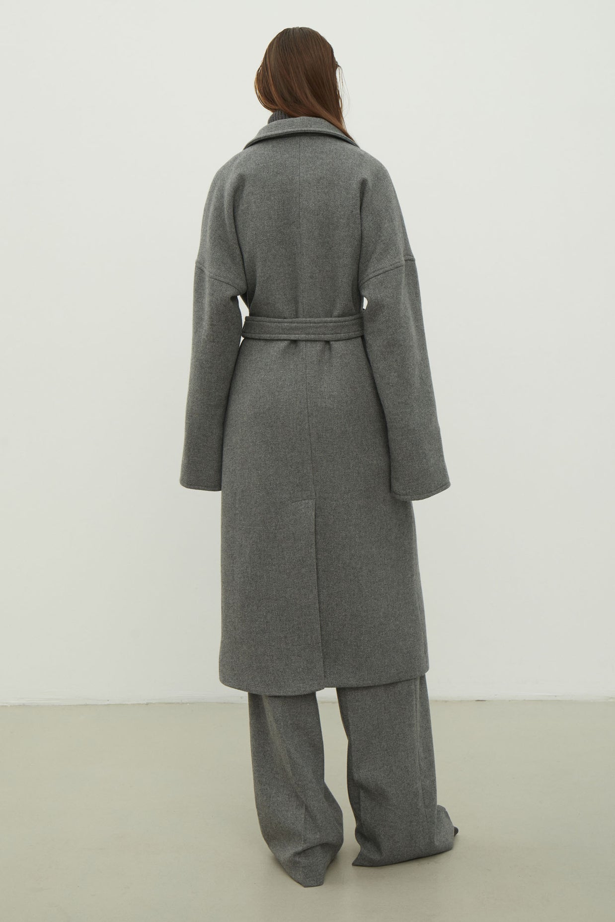 Woolen coat-robe in gray
