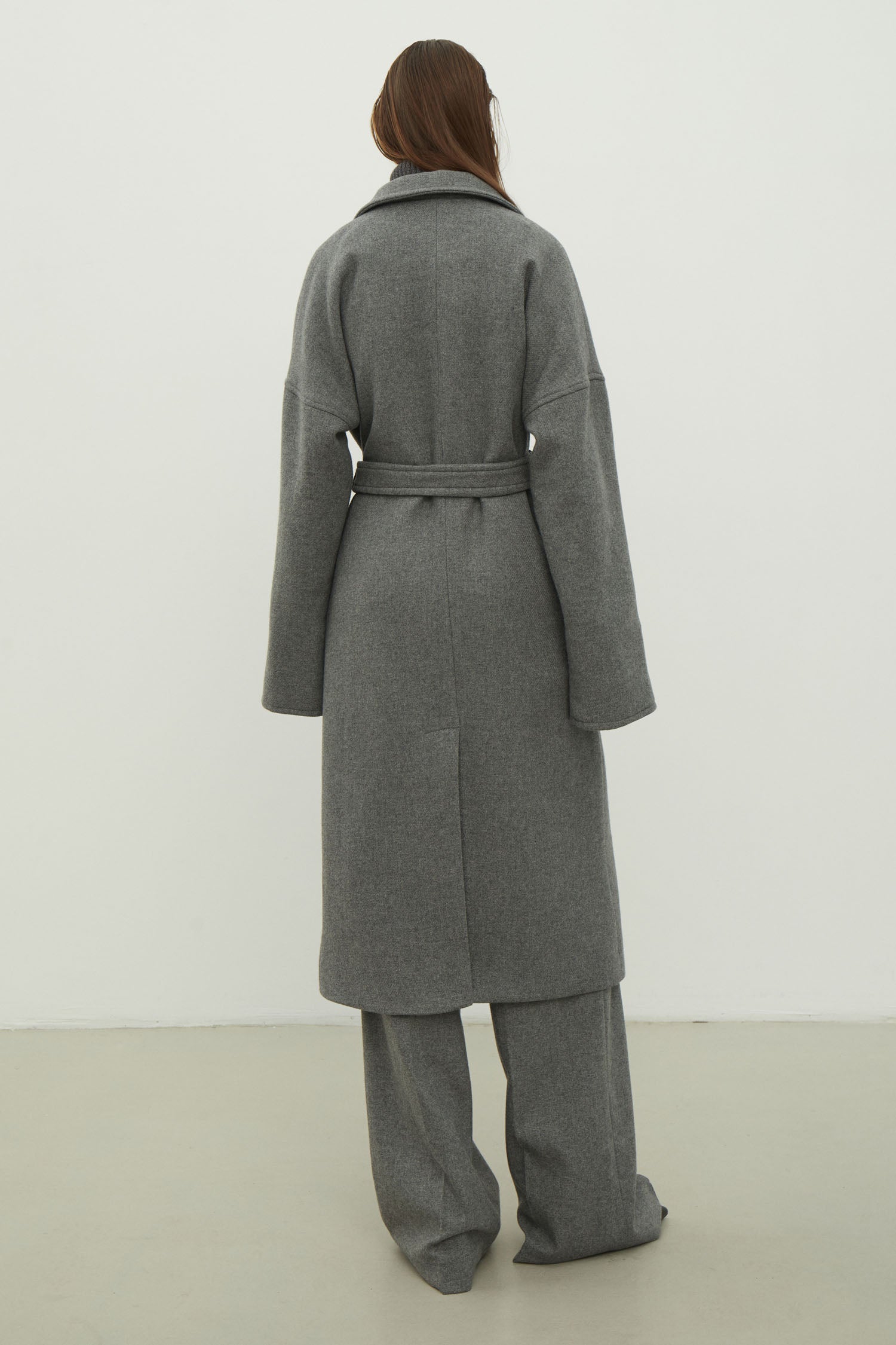 Woolen coat-robe in gray