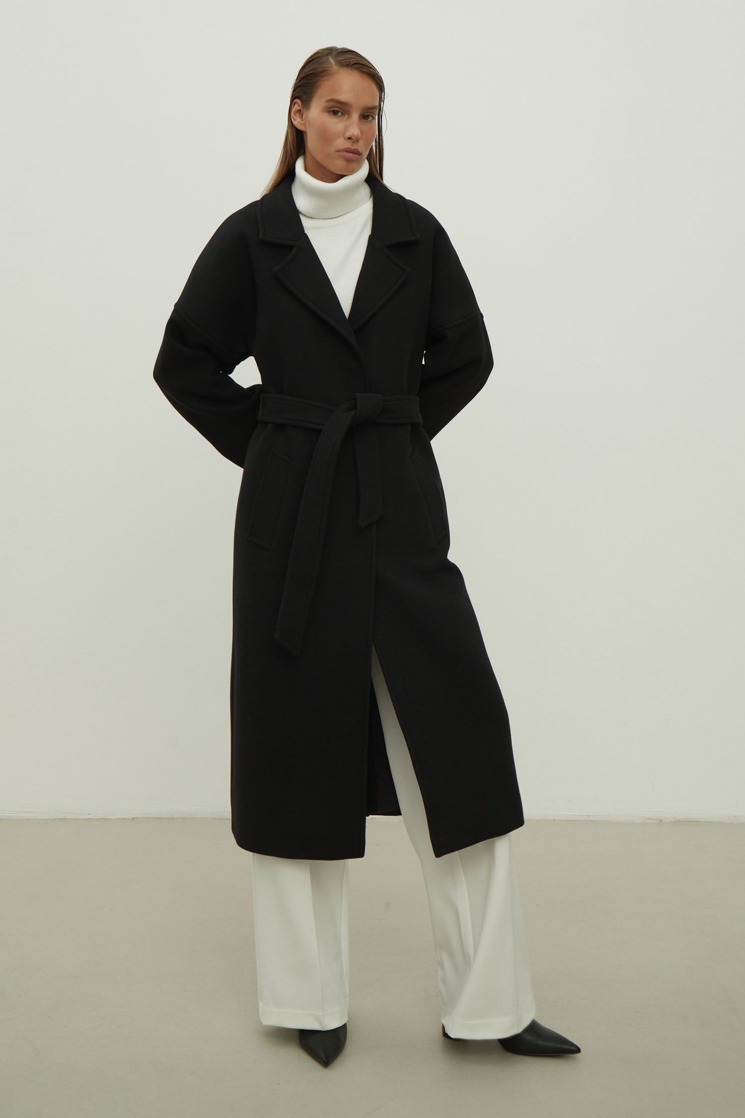 Woolen coat-robe in gray