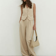 Classic vest in sand color