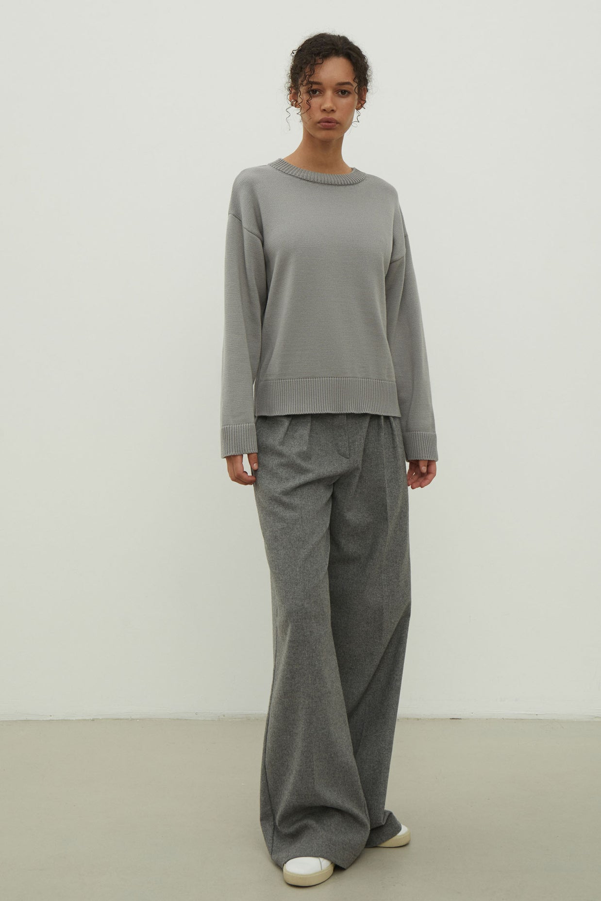 Gray merino wool round neck sweater