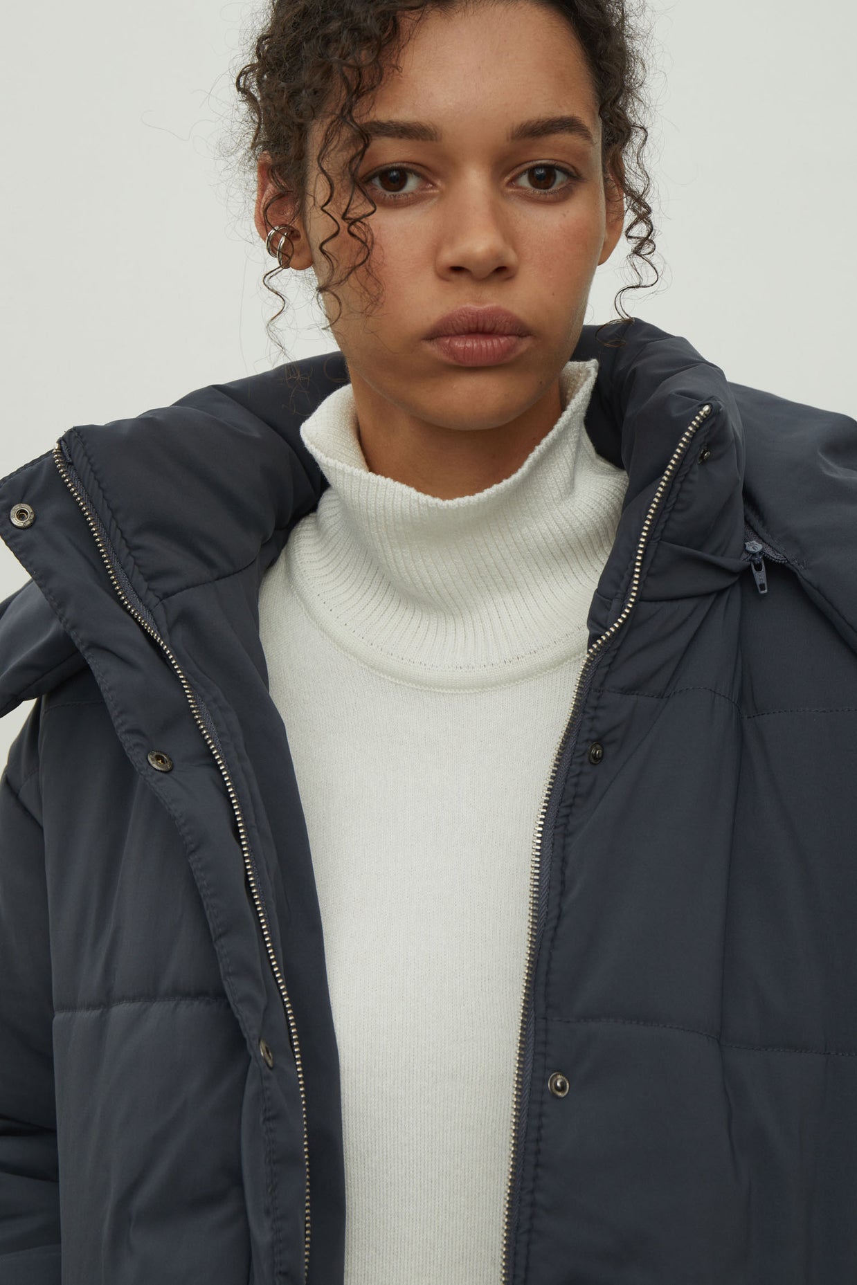 Women's jacket with a belt in graphite color