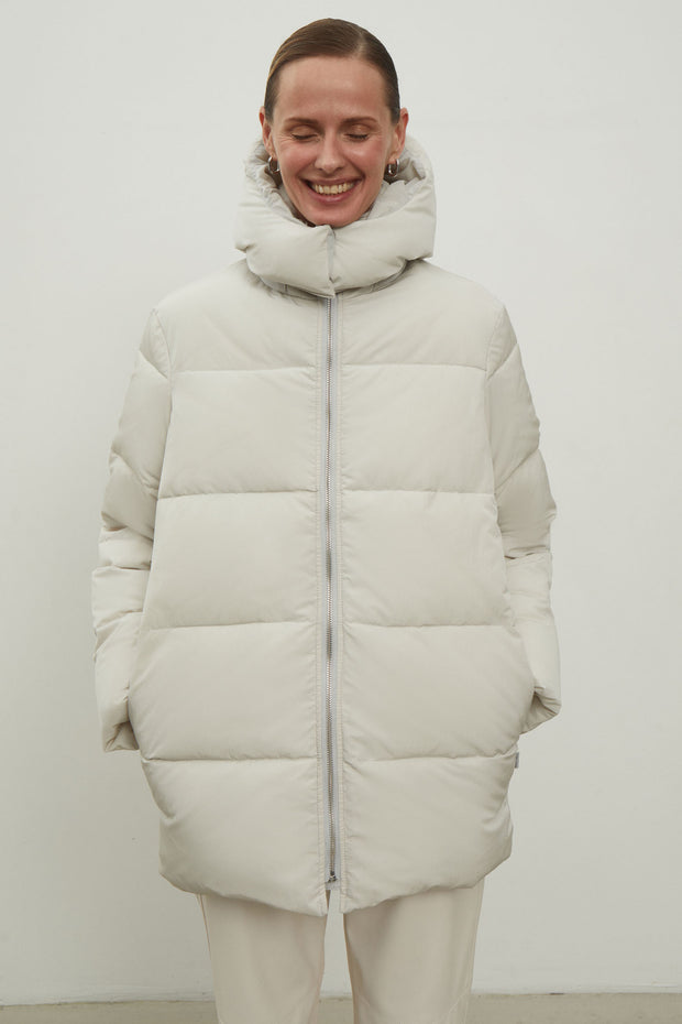 Women's free-cut jacket in light gray color