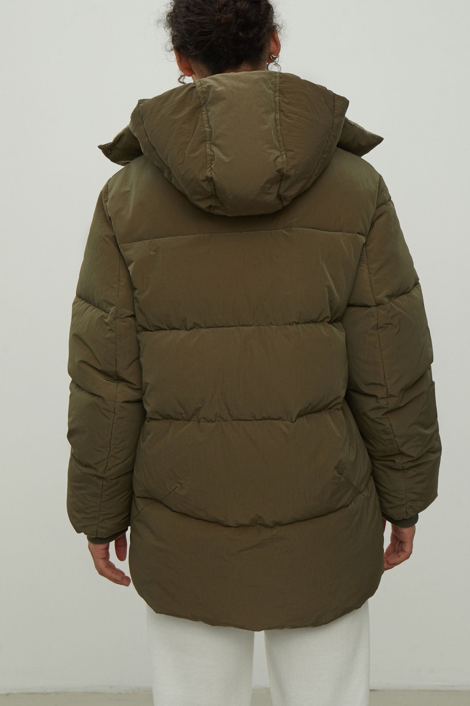 Women's free-cut jacket in khaki color