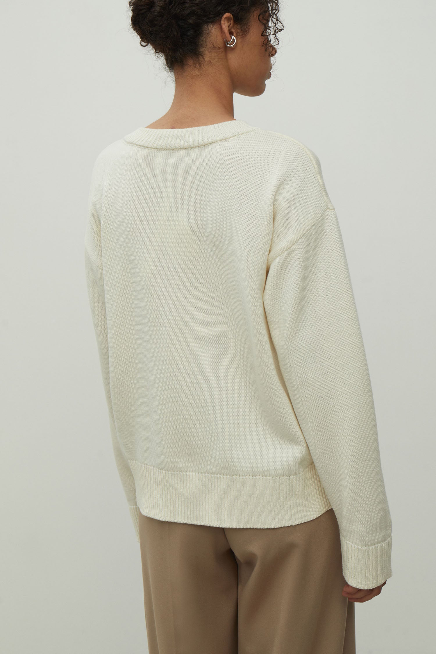 Gray merino wool round neck sweater