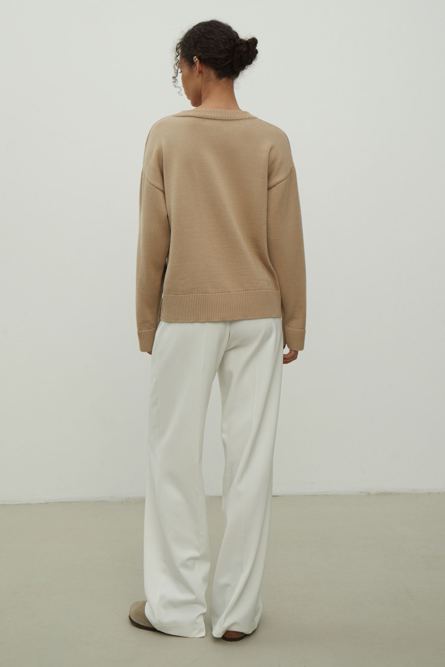 Gray merino wool round neck sweater