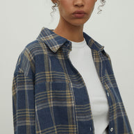 Shirt with a pocket in a beige check dark blue