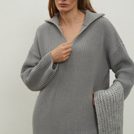 Oversized knitted sweater with a zipper in gray color