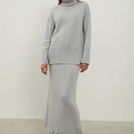 Knitted straight midi skirt in light gray