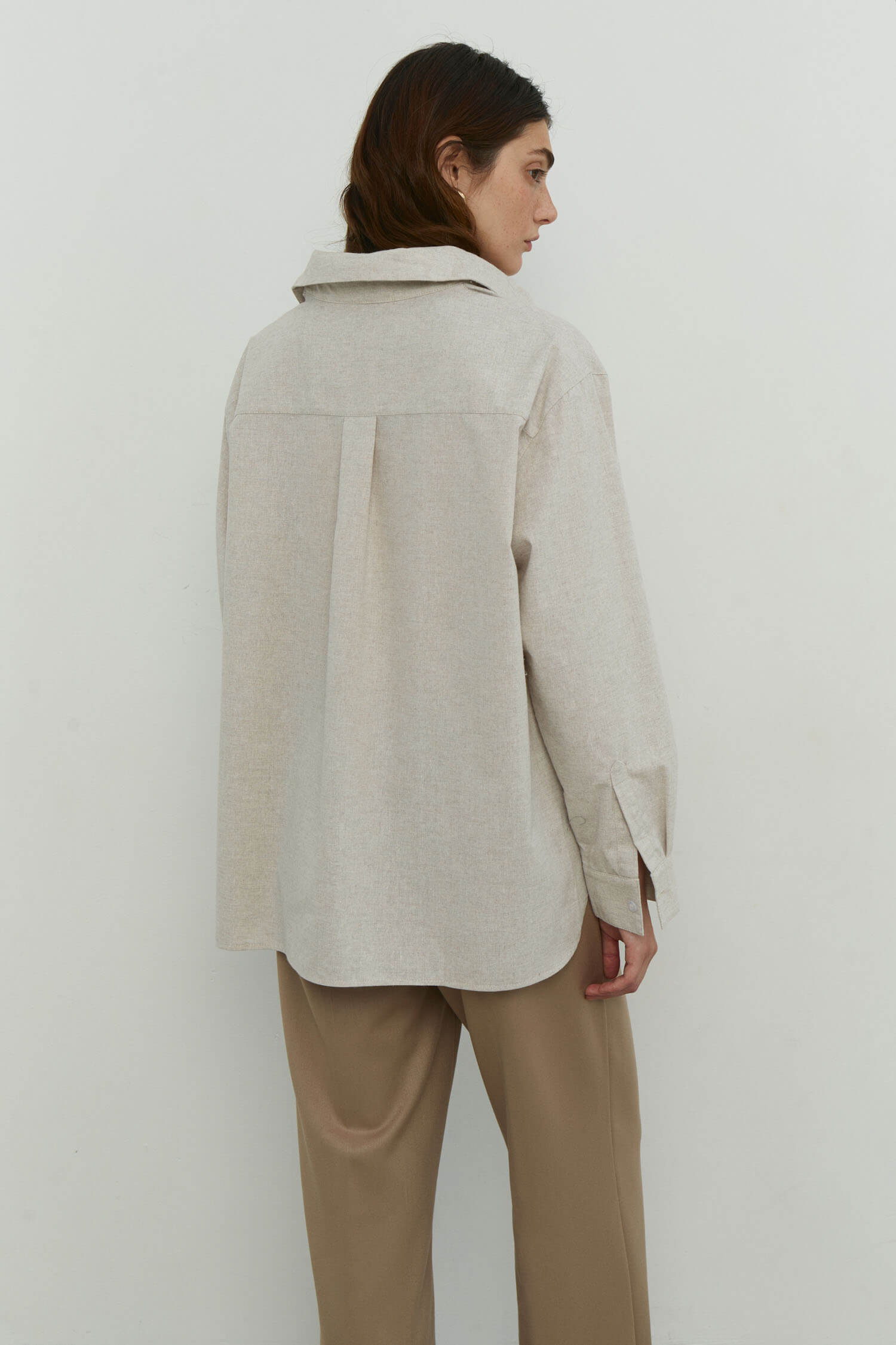 Shirt with patch pocket in cobalt/cream
