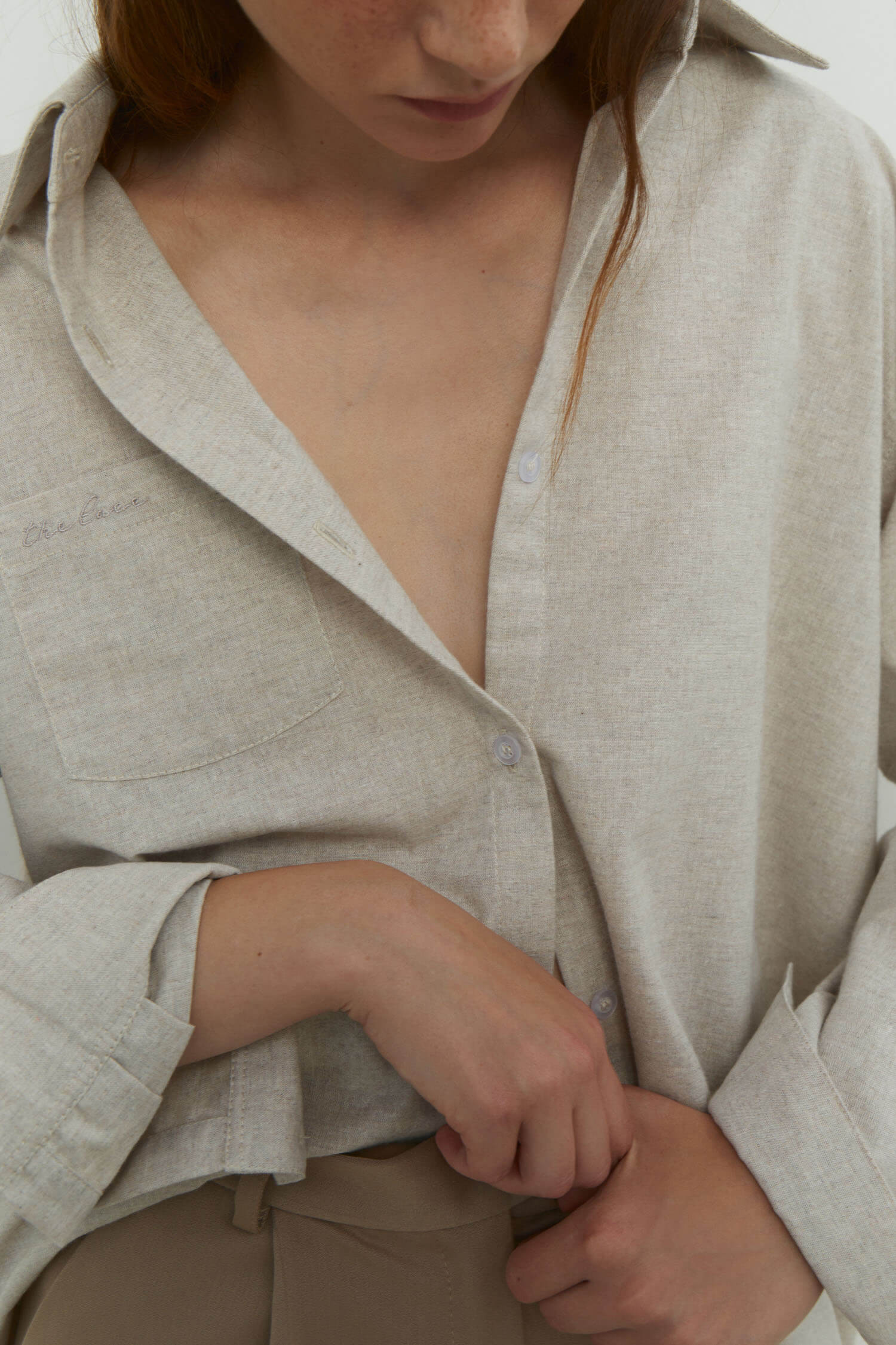 Shirt with patch pocket in cobalt/cream