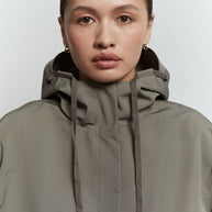 Lightweight parka with drawstring in khaki