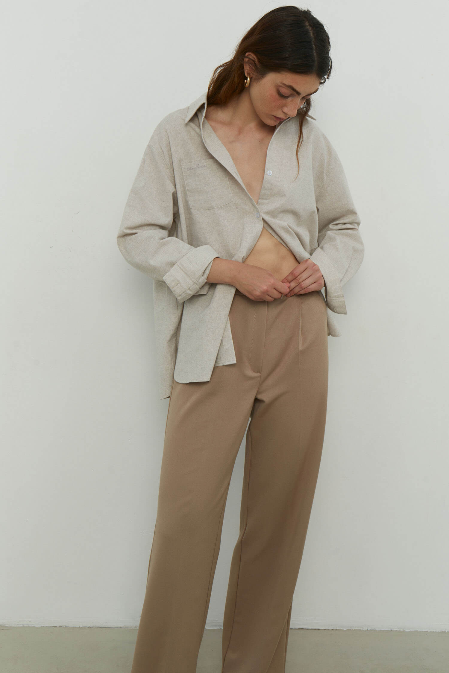 Shirt with patch pocket in cobalt/cream