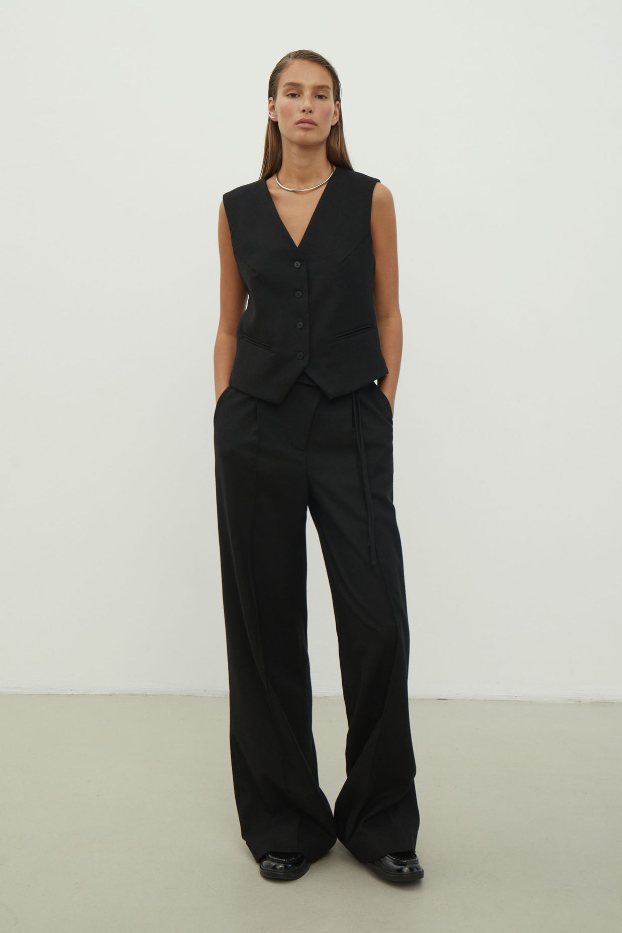 Сlassic woolen vest in gray