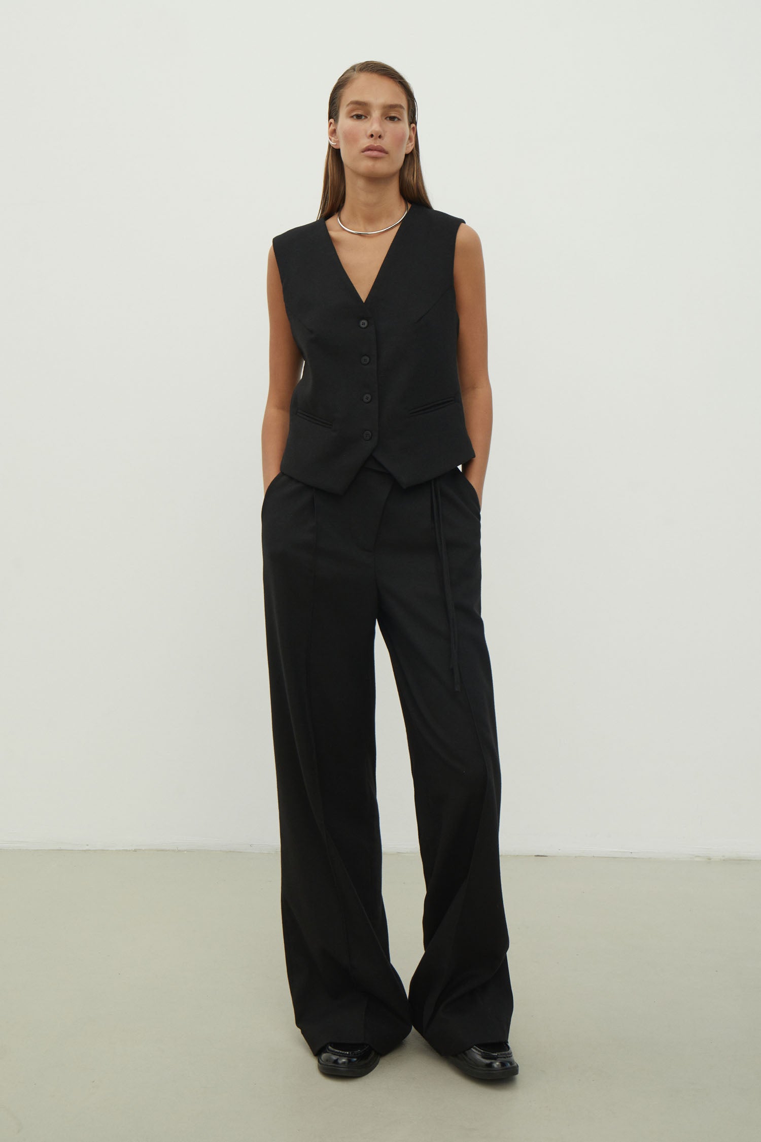 Сlassic woolen vest in gray