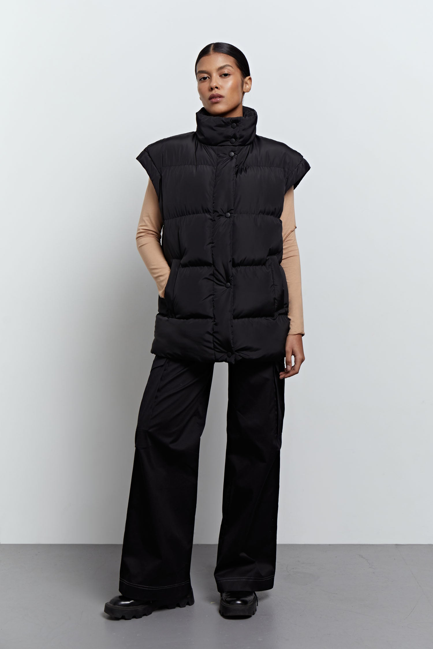 Oversized quilted vest in black