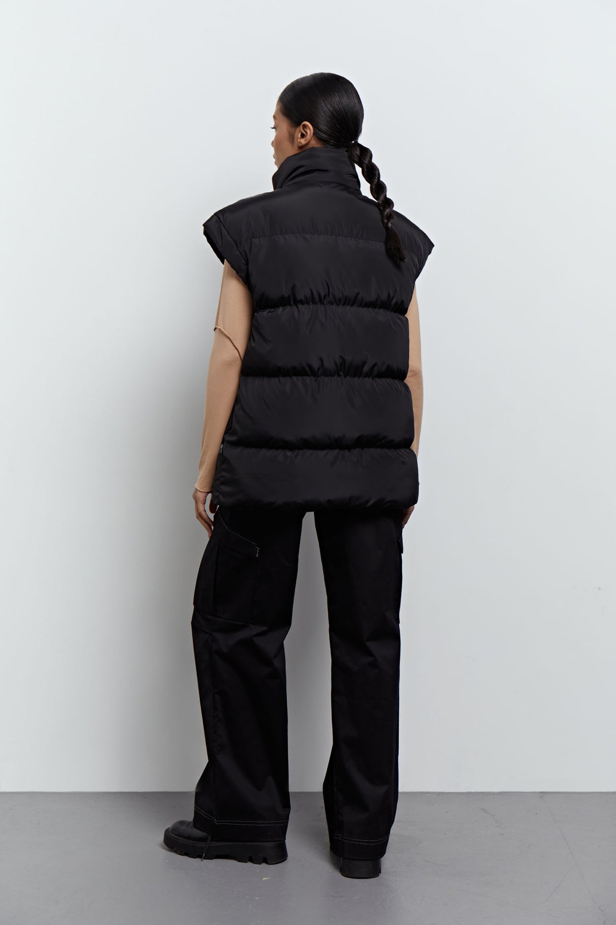 Oversized quilted vest in black