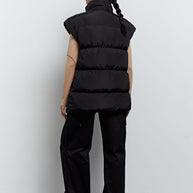 Oversized quilted vest in black