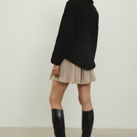 Oversized knitted sweater with a zipper in black