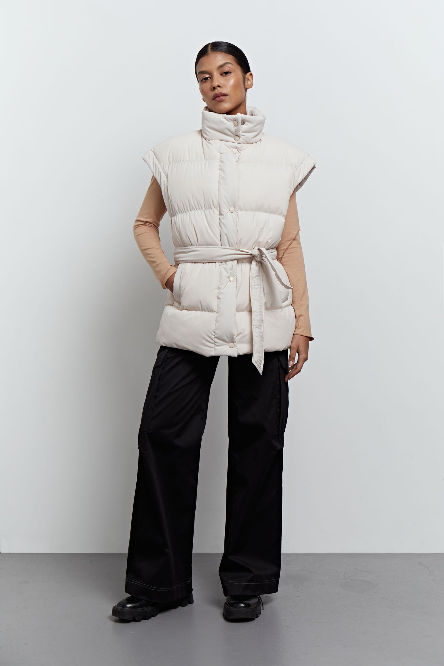 Oversized quilted vest in blue