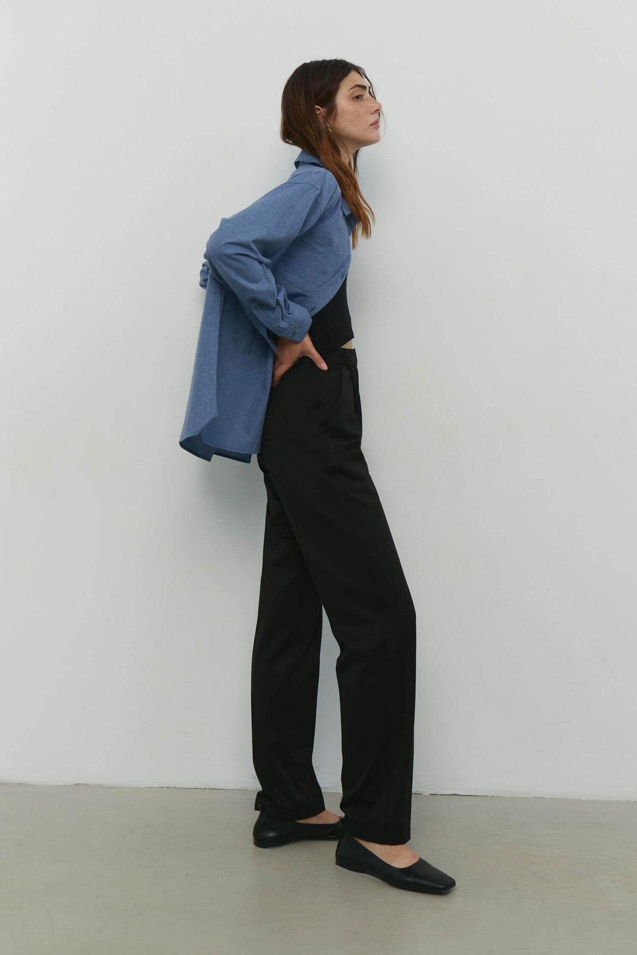 Shirt with patch pocket in cobalt/cream