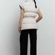 Oversized quilted vest in blue