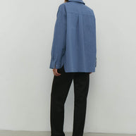 Shirt with patch pocket in cobalt/cream