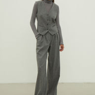 Сlassic woolen vest in gray