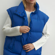 Oversized quilted vest in blue