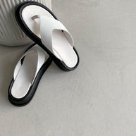 Leather flip flop sandals