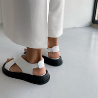 Leather sandals with wide straps