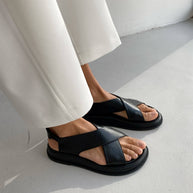 Leather sandals with wide straps