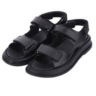 Leather sandals with buckles
