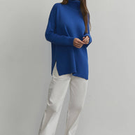 Knitted sweater in navy blue/black