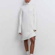 Knitted mini dress with stitch