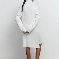 Knitted mini dress with stitch