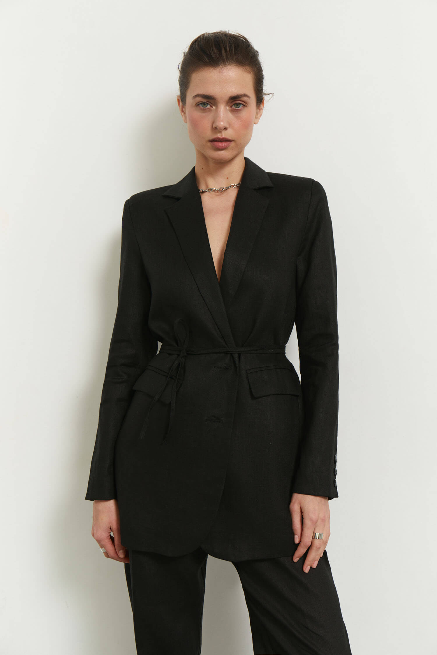 Linen blazer with thin belt