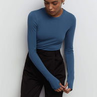 Longsleeve with finger cuts