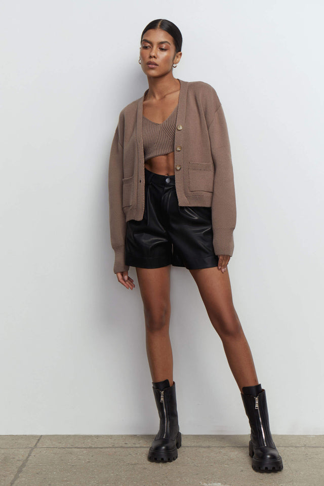 Knitted cardigan with pockets