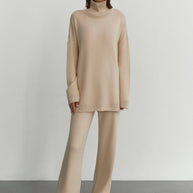 Knitted sweater in olive/cream
