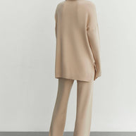 Knitted sweater in olive/cream