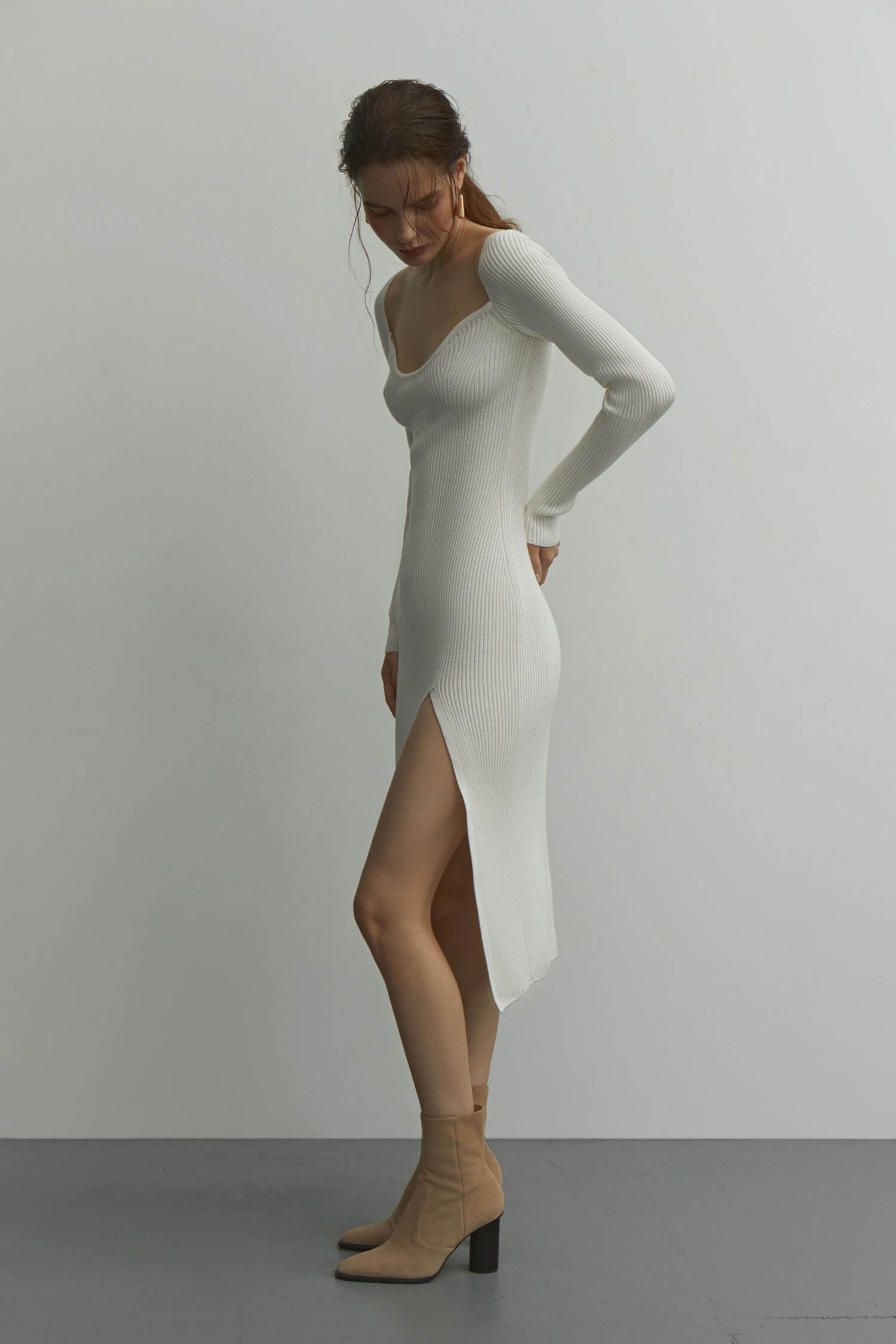 Jersey midi dress with cut