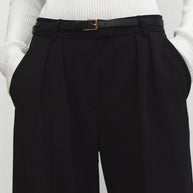 Narrow leather belt with golden buckle