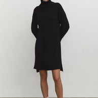 Knitted mini dress with stitch