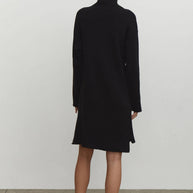 Knitted mini dress with stitch